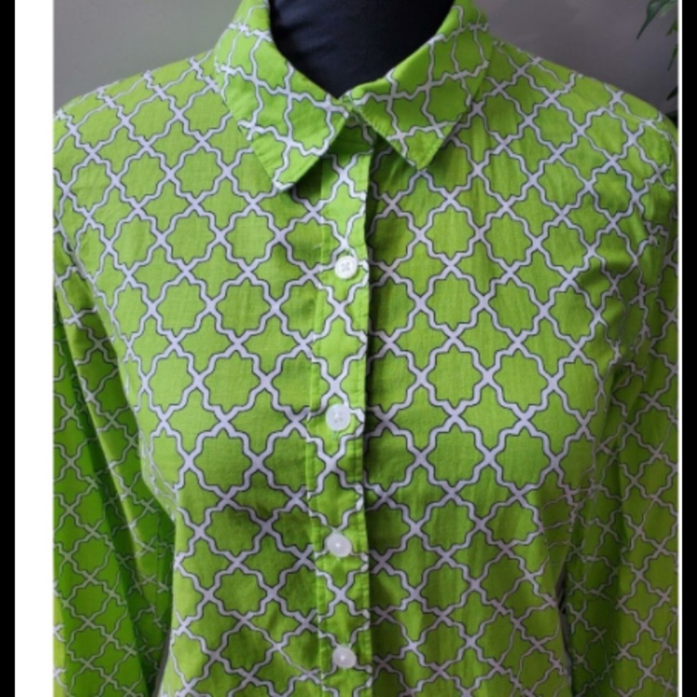 Green Geometric Button-Up Shirt
